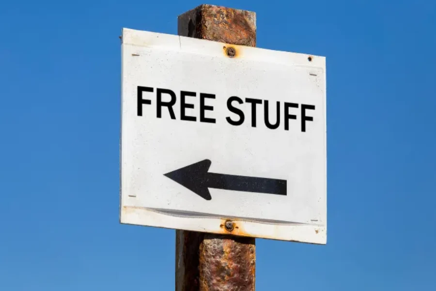 Town of Mahone Bay Curbside Giveaway is this weekend. Here’s the Details!