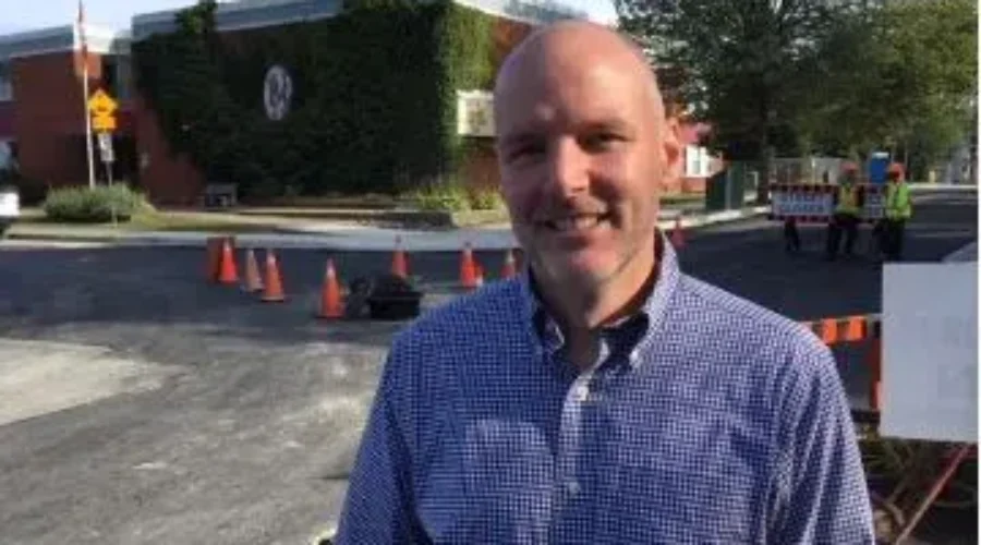 Bridgewater mayor thanks police despite no alert on dangerous man